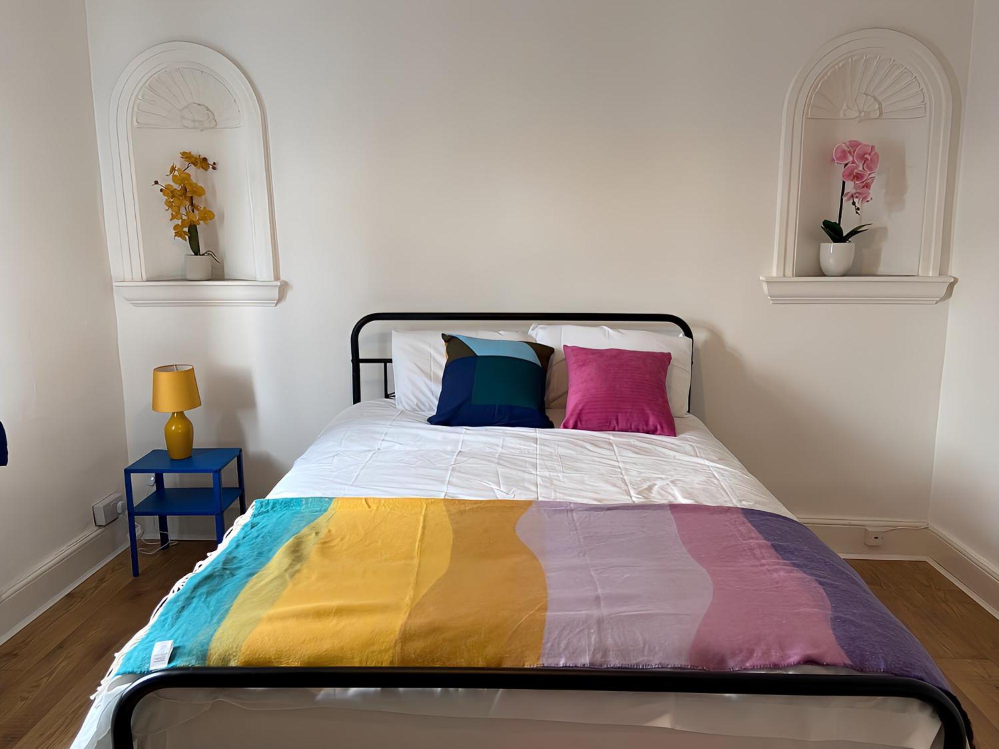 4-Bedroom Home - Perfect For Those Working In Bridgend - By Tailored Accommodation Экстерьер фото